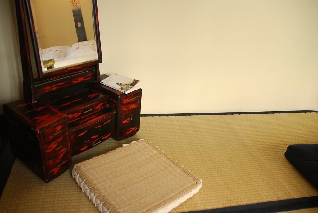 Minshuku Chambres D'Hotes Japonaises Thiers Habitación foto